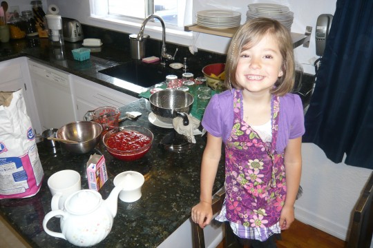 04_LillieMakingStrawberryJam 04_LillieMakingStrawberryJam